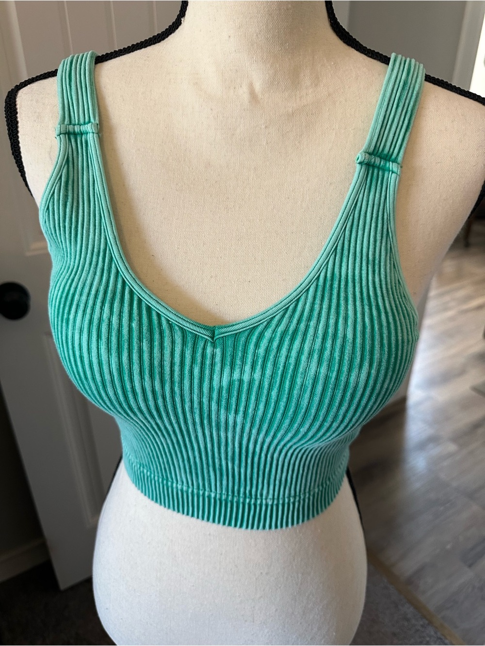 Zenana Outfitters Ribbed V-Neck Crop Tank - Teal Green